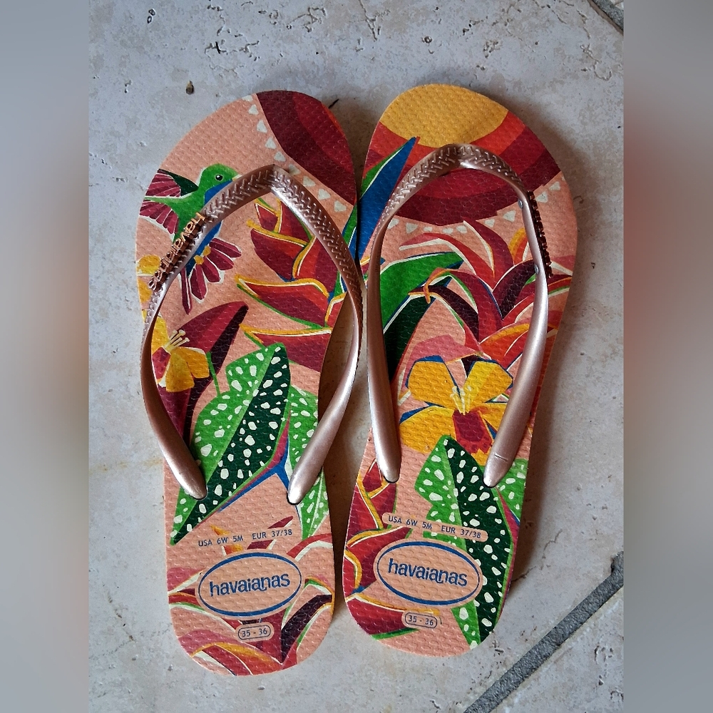Havaianas Women's Tropical Multicolor Sandals
